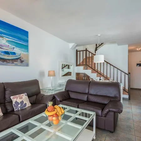 Puerto Rubicon Villa